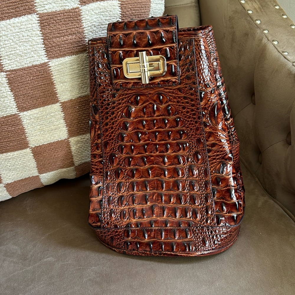 Melbourne Collection Maddie Sling Backpack